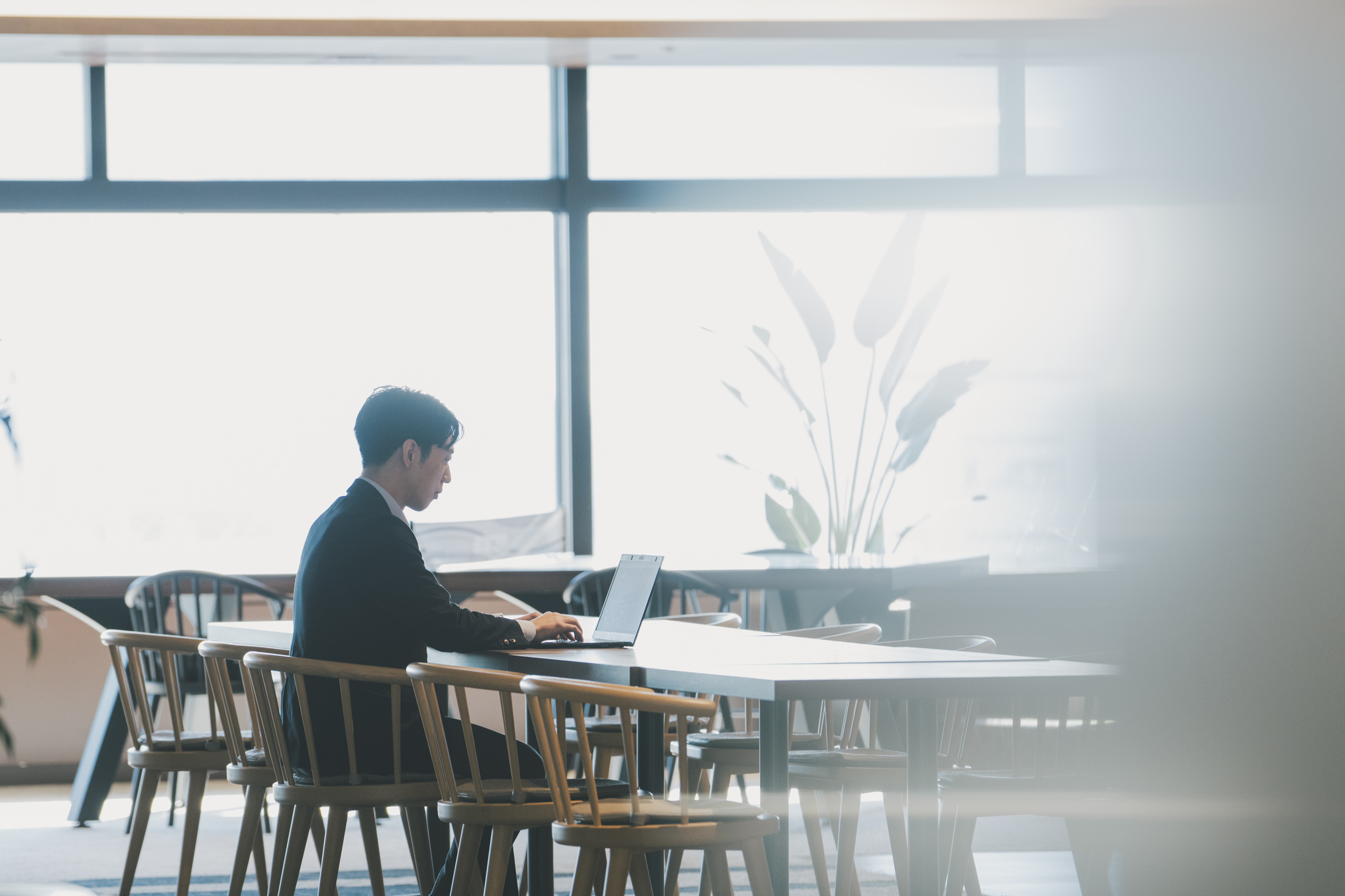 仕事に取り組んでいる様子